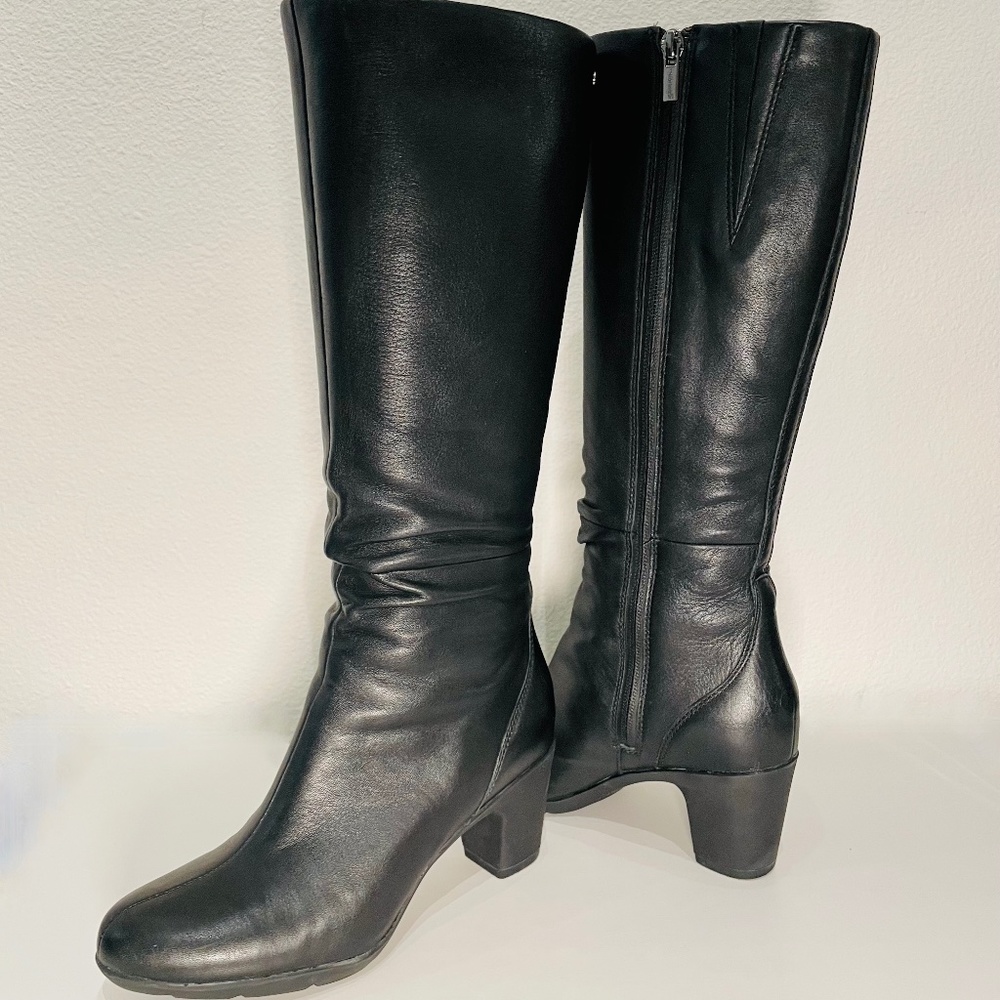 Clarks Artisan Knee High Heeled 7.5 Leather Boots